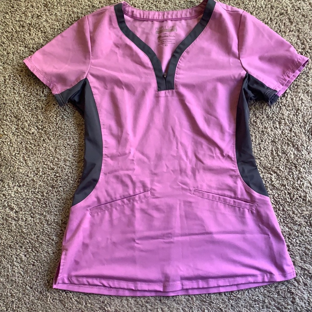 Healing Hands “purple label yoga” style scrub top in XS